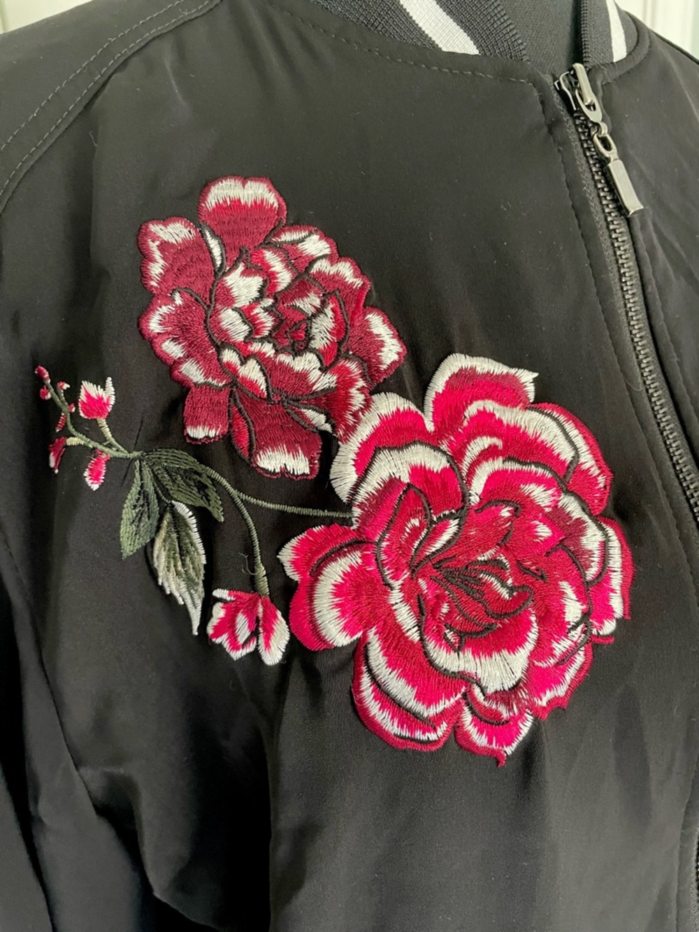 Susan Graver Bomber Jacket Womens M Black Floral Embroidered Zip Up Casual - Picture 3 of 8